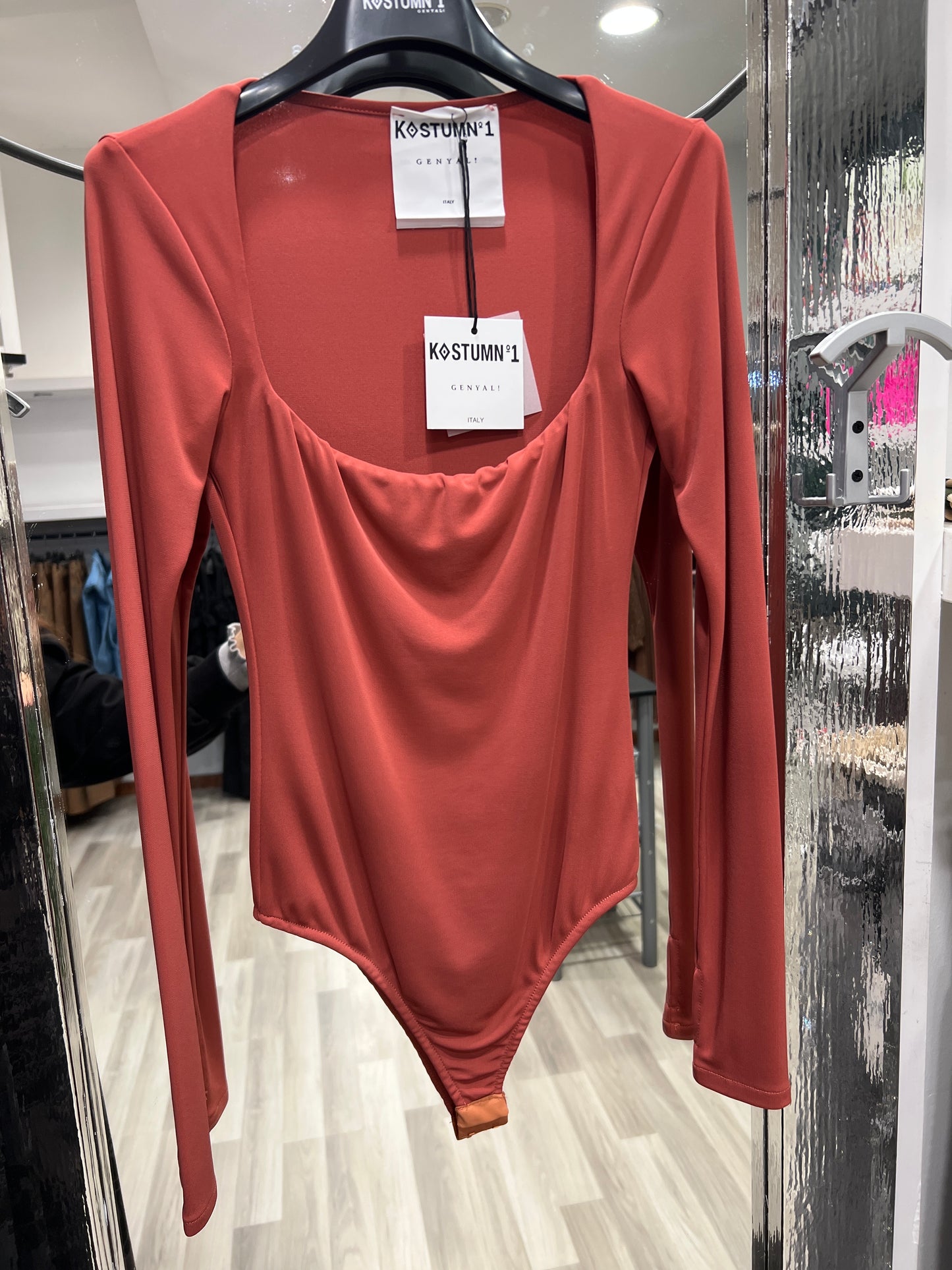 Body scollo quadrato kostumn1