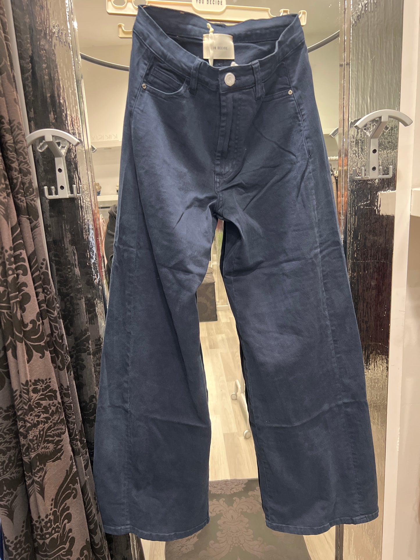 Jeans largo you decide