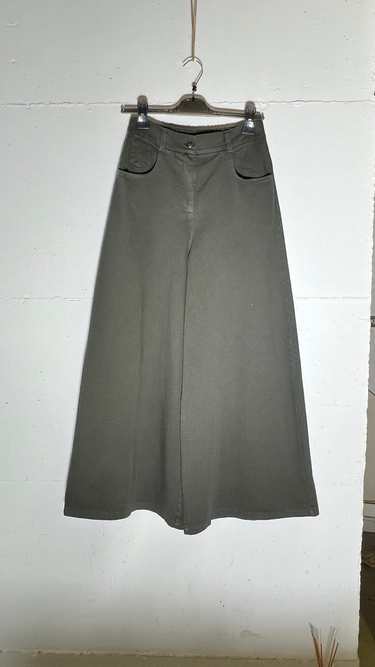 Jeans palazzo con ricamo kikisix