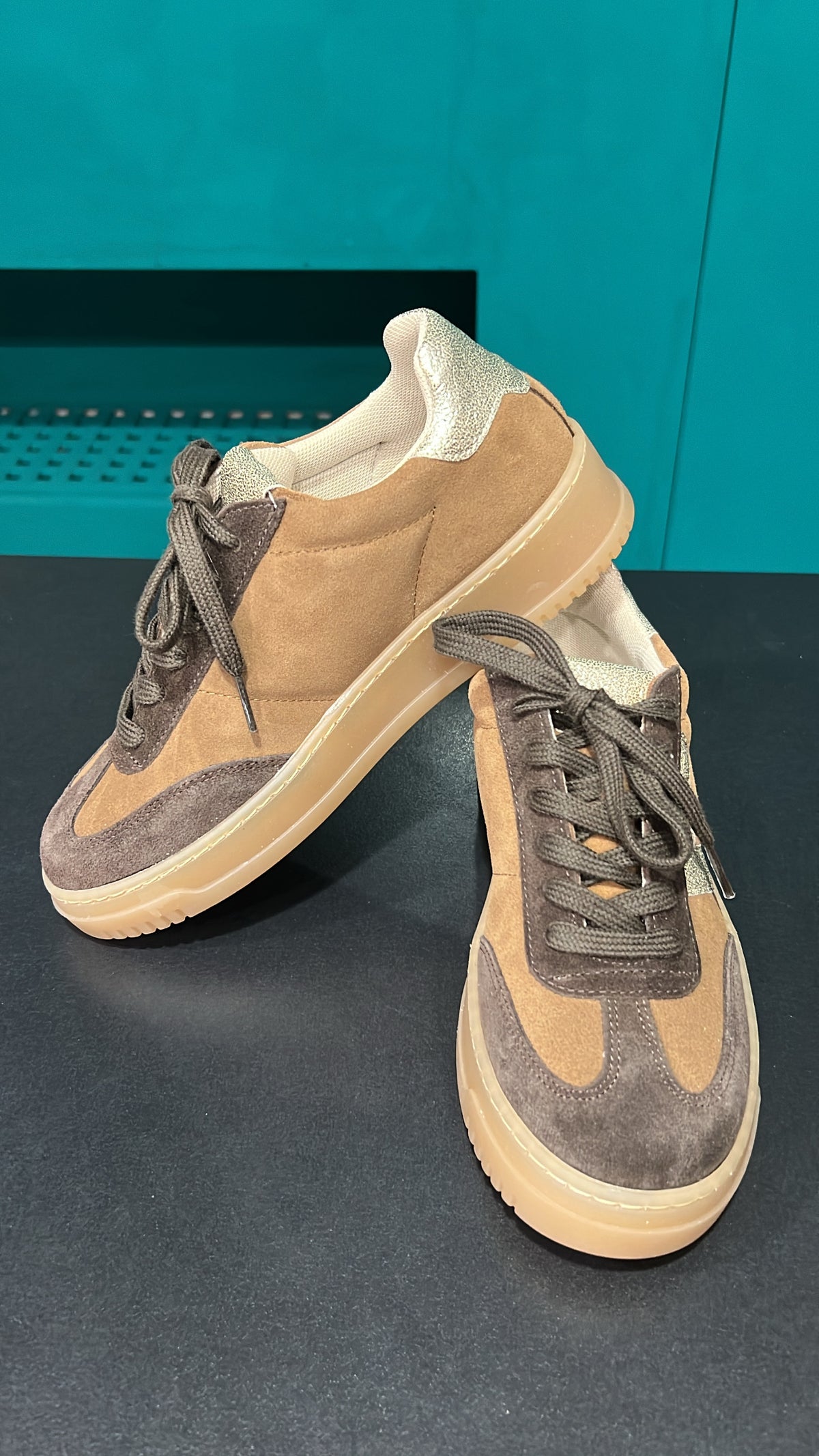 Scarpa sportiva latika
